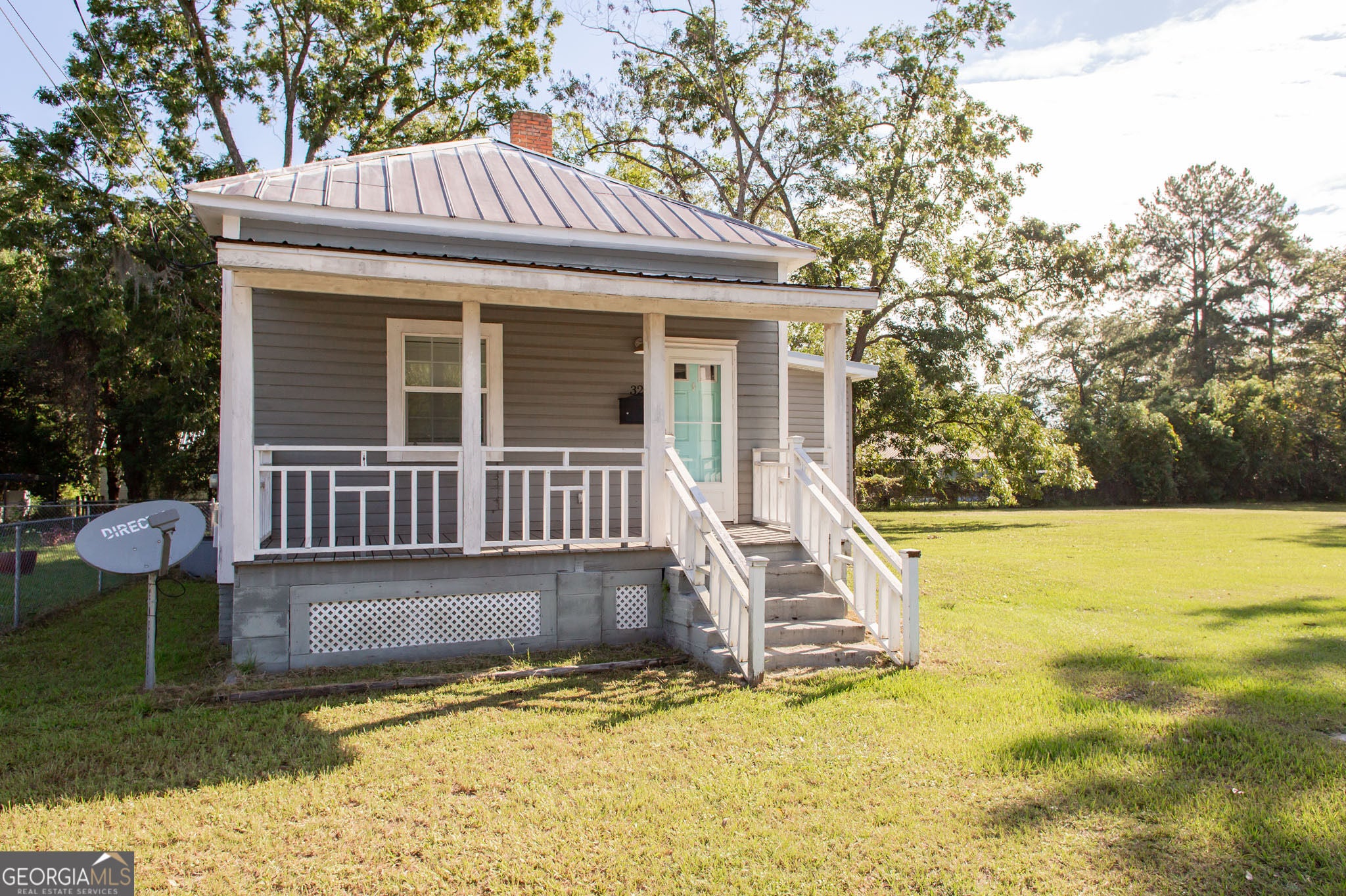 325 Glass ST