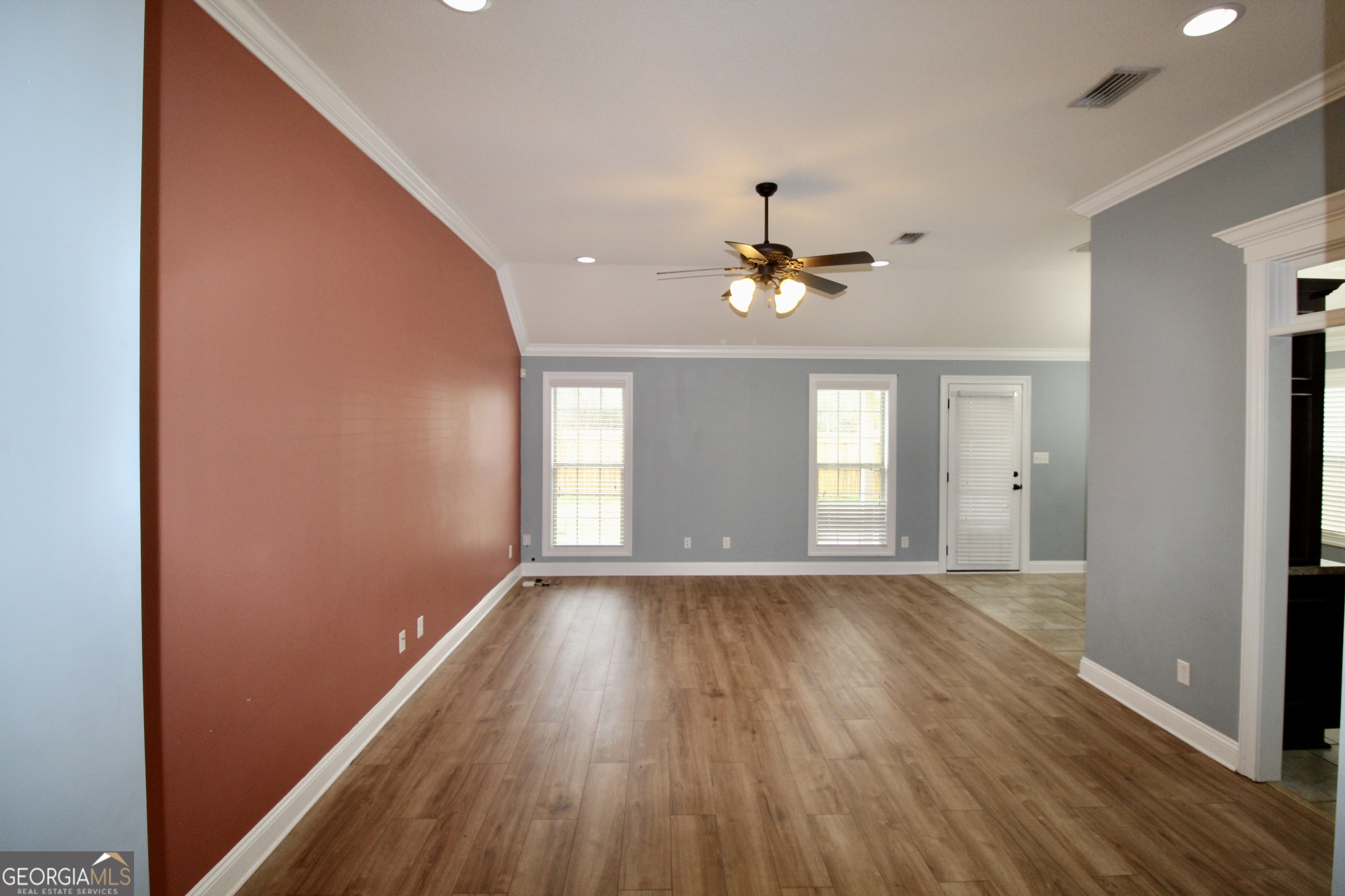 3906 Glen Laurel DR S