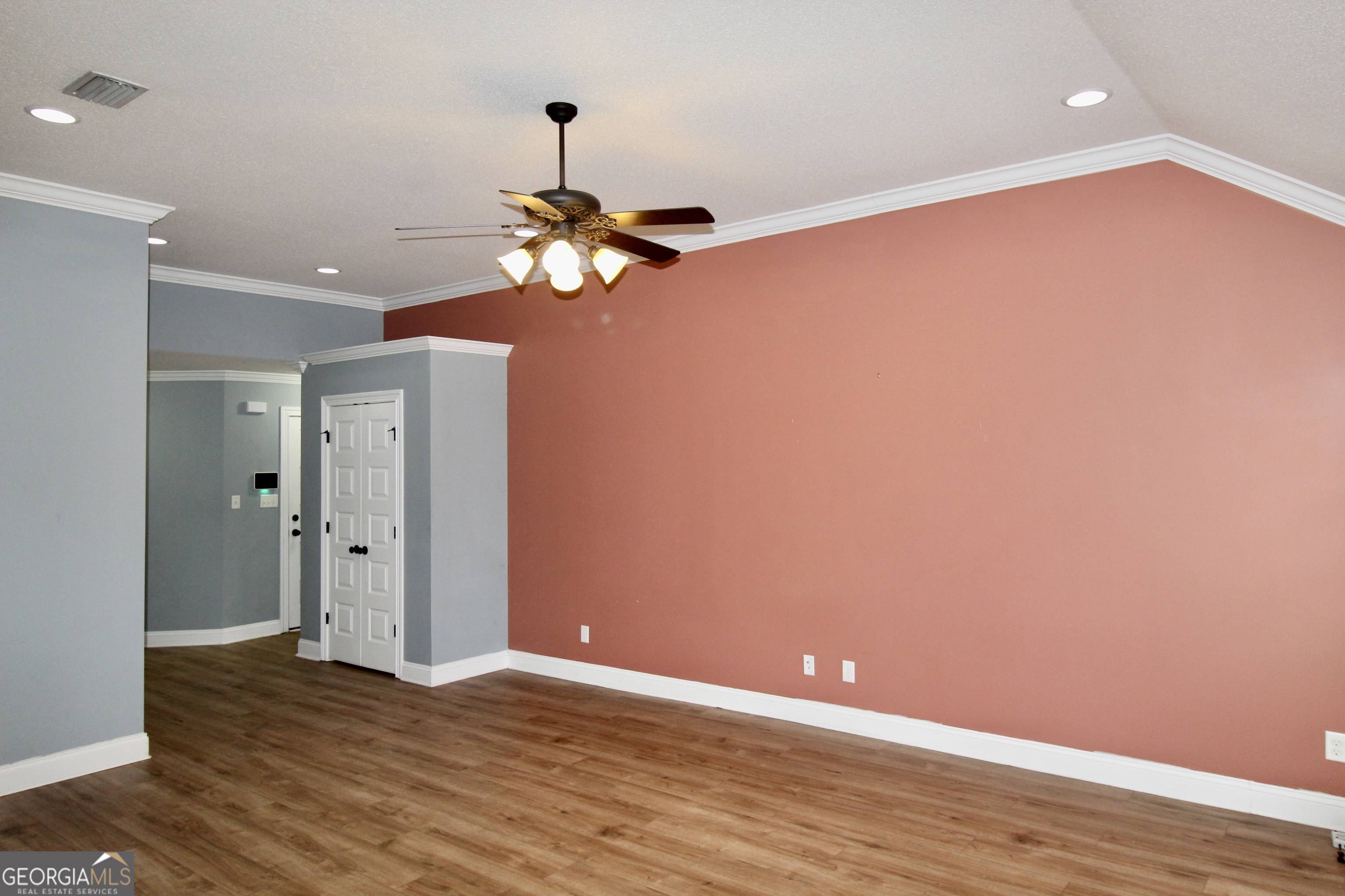 3906 Glen Laurel DR S