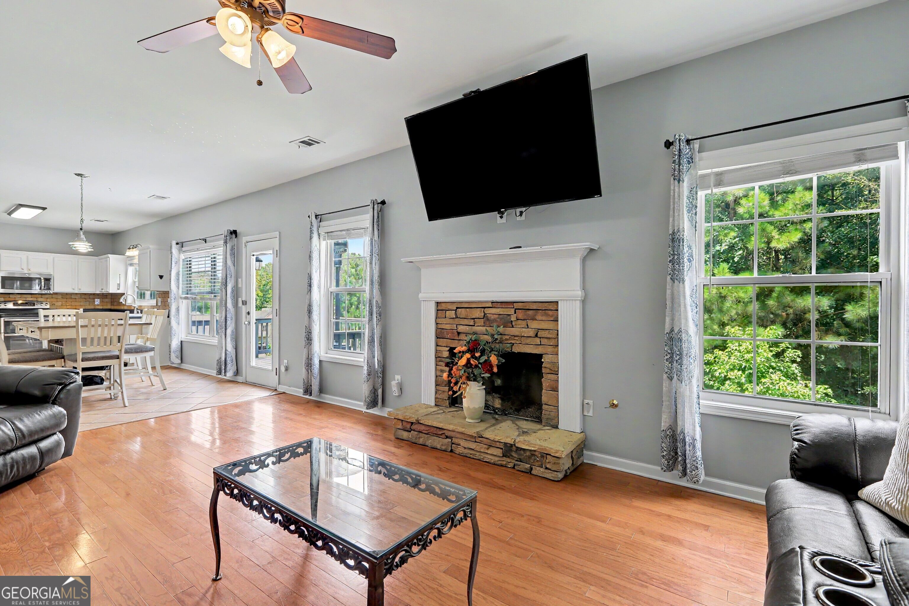 1128 Bankside CT