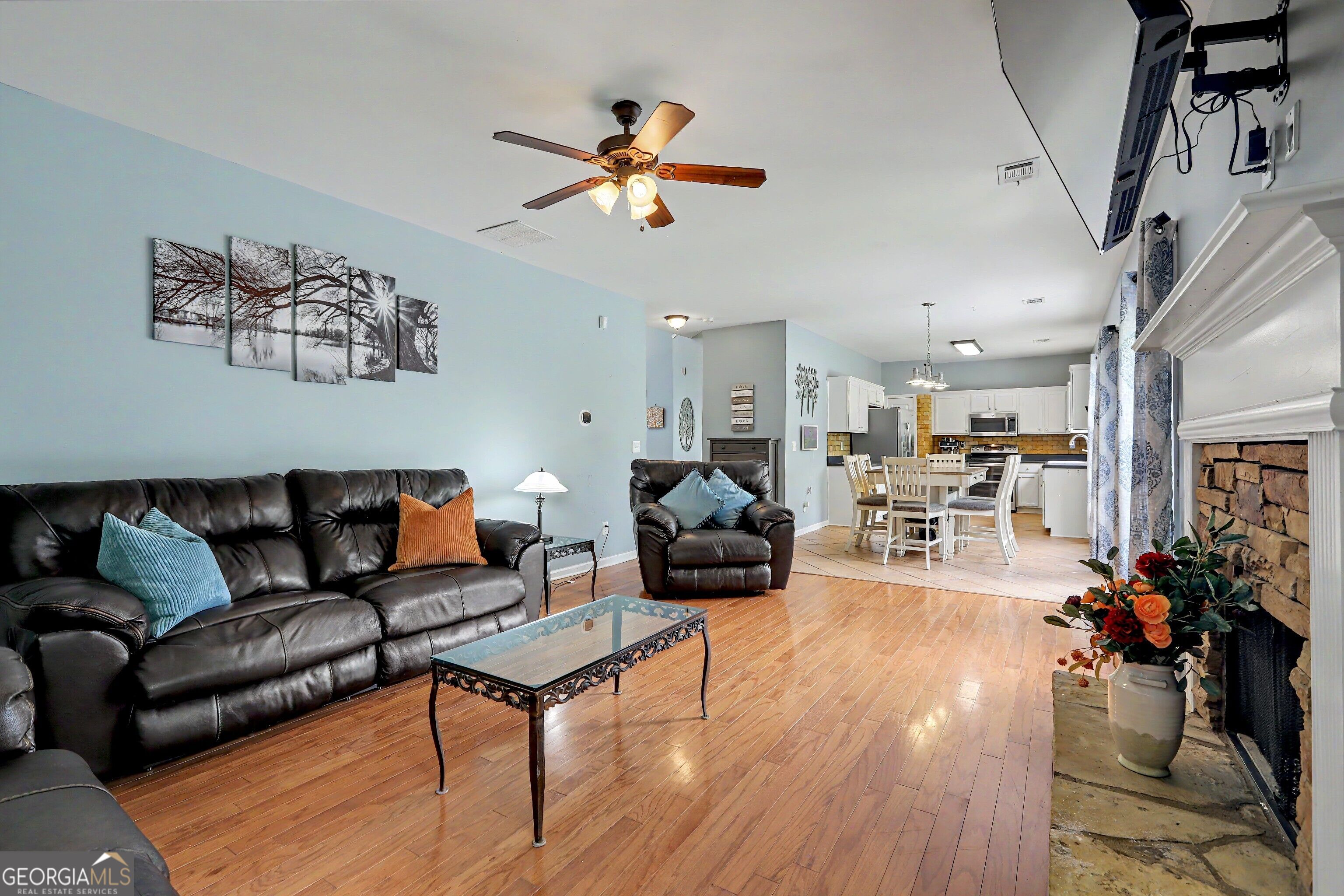 1128 Bankside CT