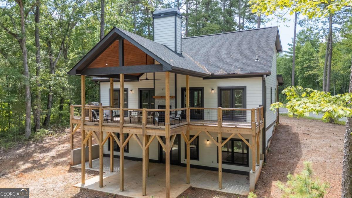 32 Hilton DR