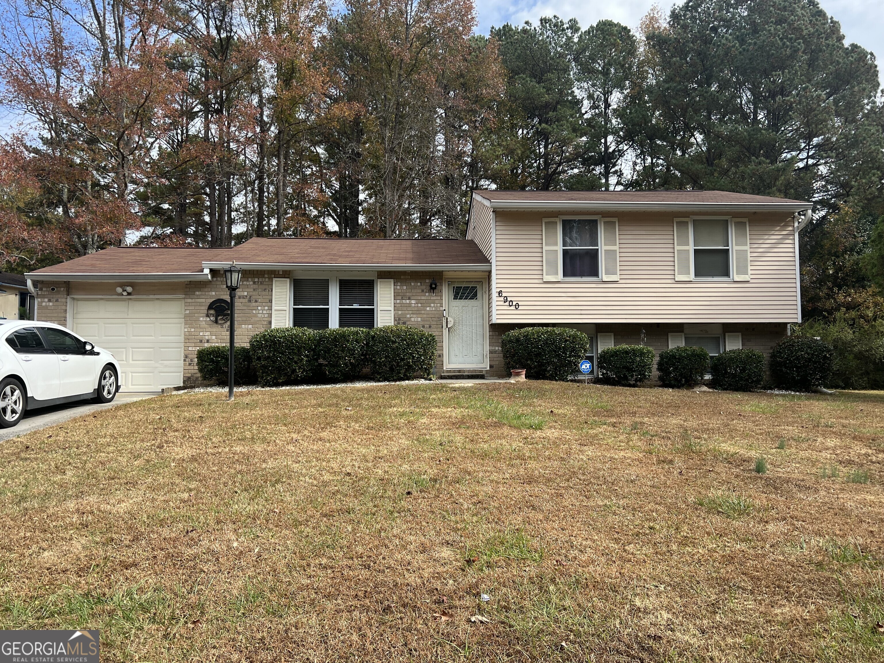 This gorgeous split-level home is awaiting your client! So much room for the price! Bonus room, teen or in-law suite on the lower level. Nice, huge fenced-in backyard for cookouts and family fun! Great location... bus line, and much more! Don't miss this one! Vacant on lock box!