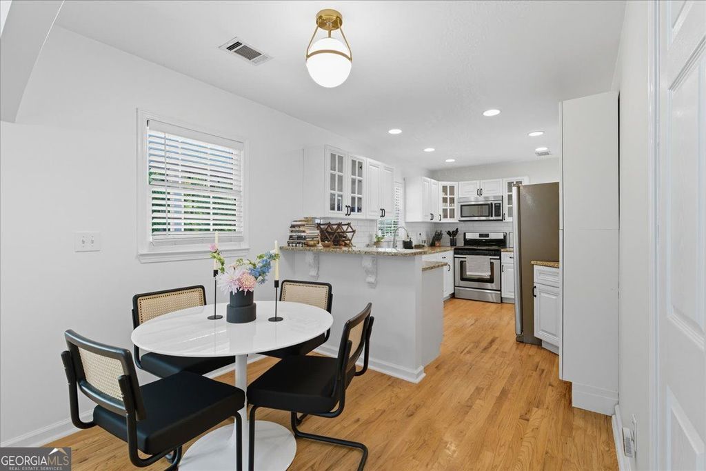 Photo of 2238 Ridgedale Road NE, Atlanta, GA 30317 (MLS # 10689435)