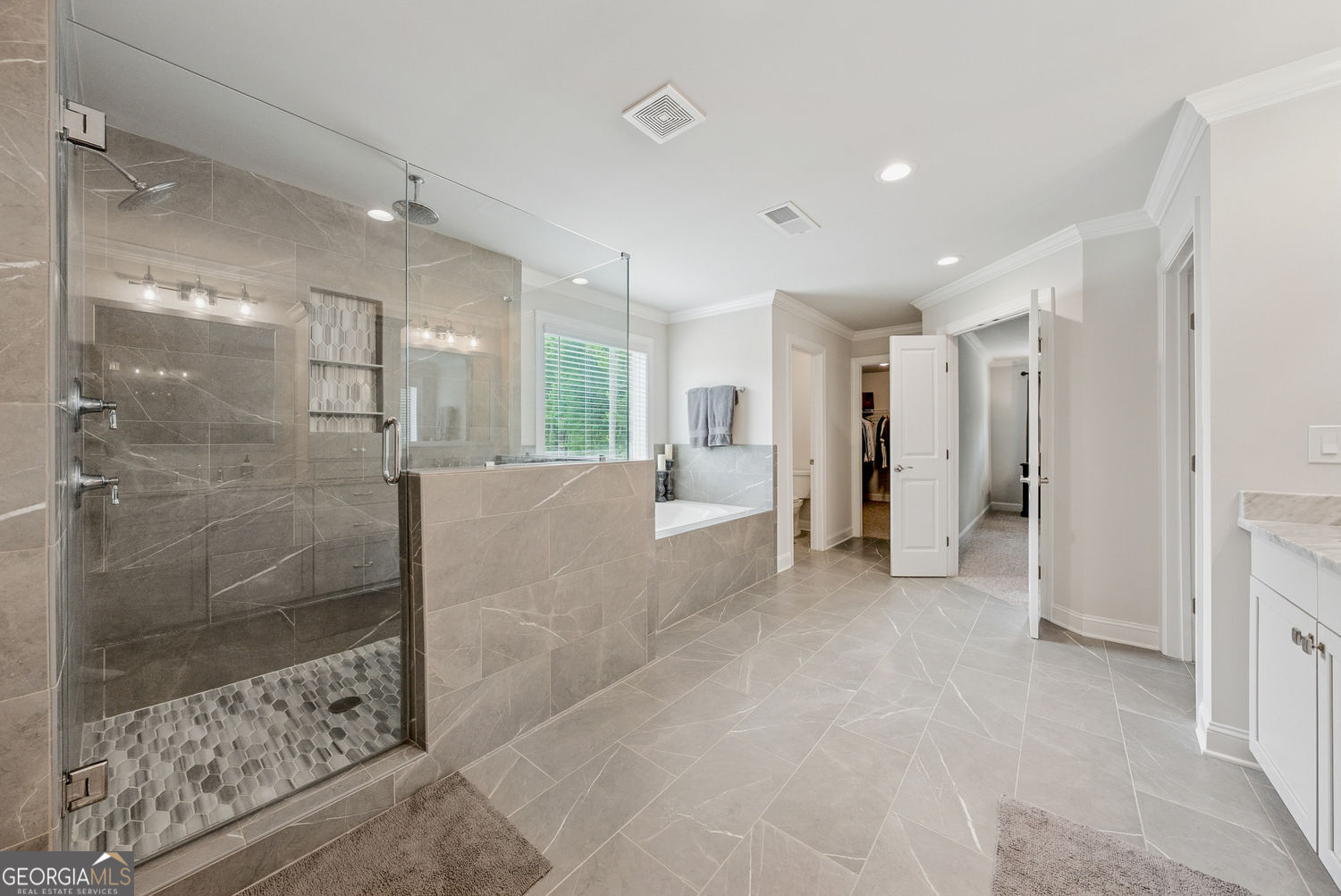 Canton, Georgia 30115, United States, 5 Bedrooms Bedrooms, ,5 BathroomsBathrooms,Residential,Active,142589