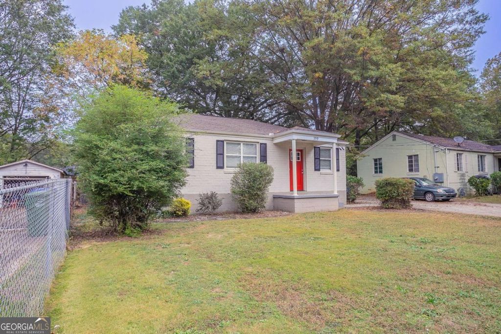 Photo of 2519 Godfrey Drive NW, Atlanta, GA 30318 (MLS # 10708974)