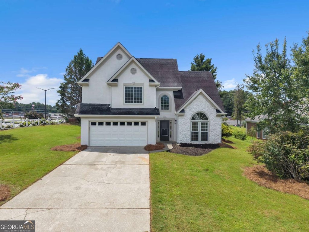 Photo of 9757 Washington Circle, Jonesboro, GA 30238 (MLS # 10827993)