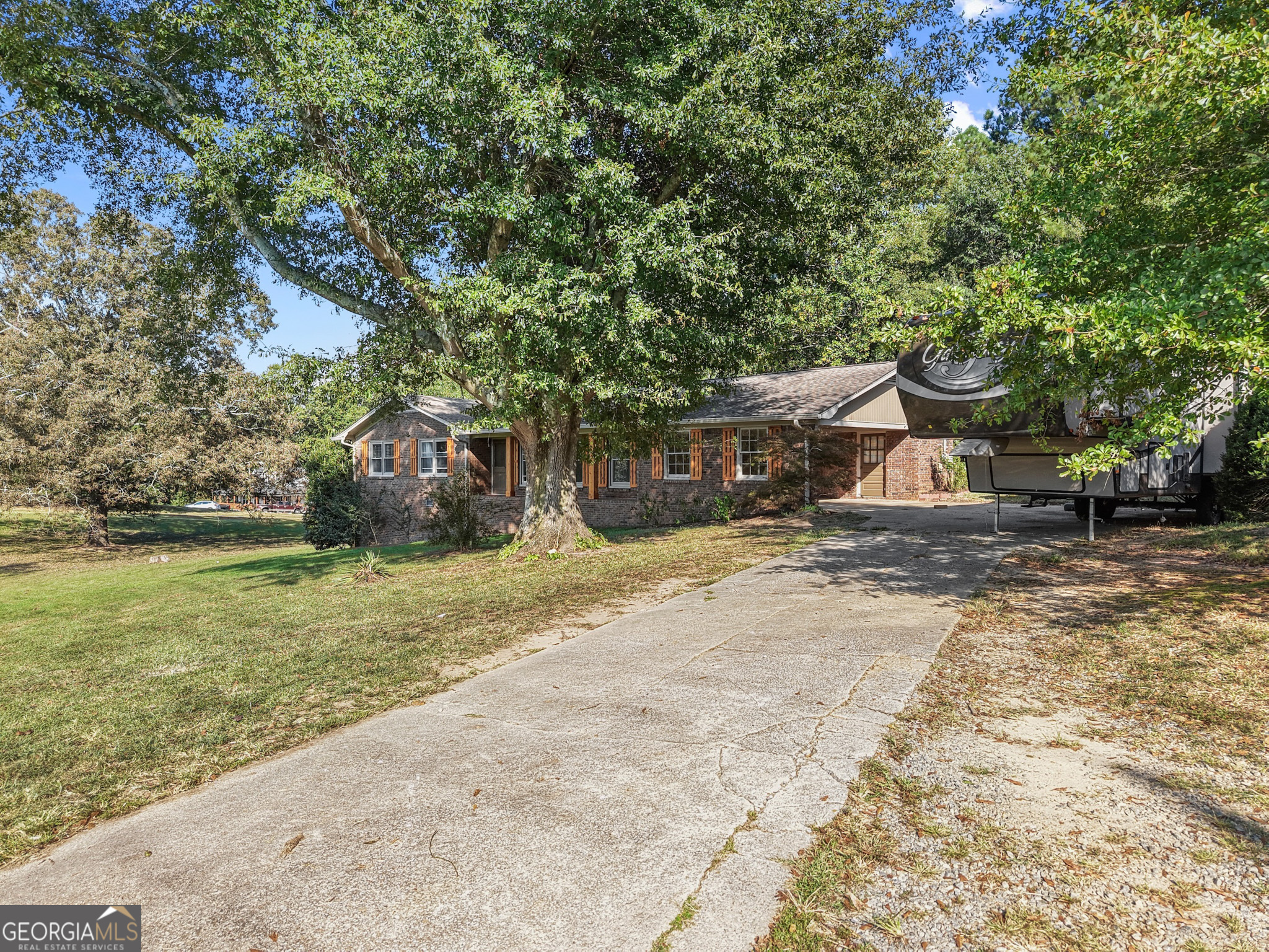 3675 Roy Parks RD