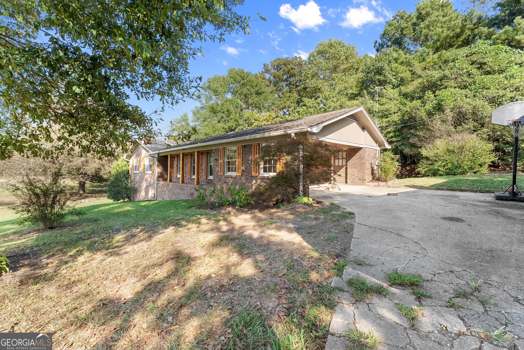 3675 Roy Parks RD