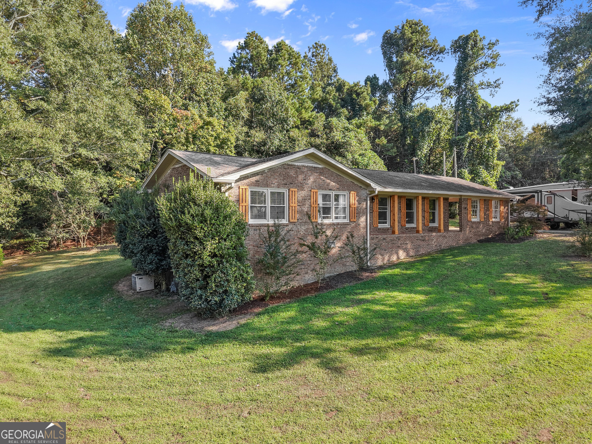 3675 Roy Parks RD