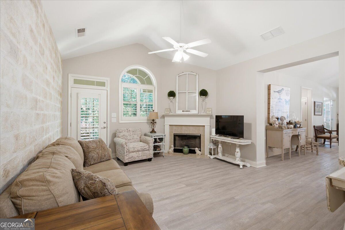 222 Orchards CIR