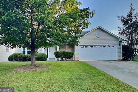 Photo of 465 Mikasa Drive, Alpharetta, GA 30022 (MLS # 10613691)