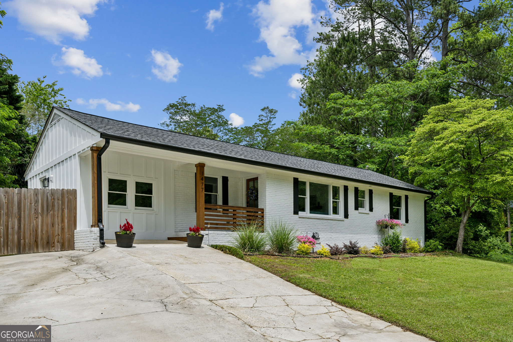 1477 Spruce Dr