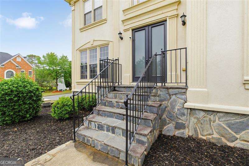 253 Chestnut Lake WAY