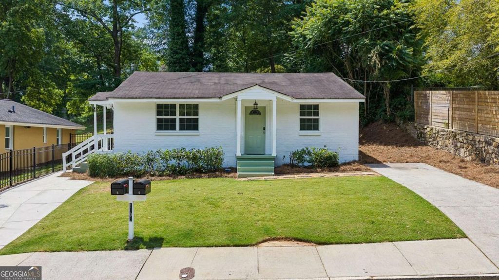 Photo of 1305 Wylie Street SE, Atlanta, GA 30317 (MLS # 10771910)