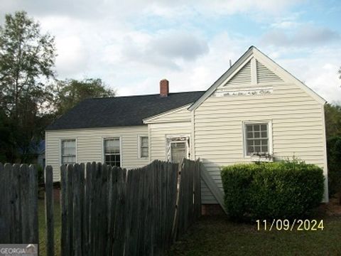 A home in Hawkinsville