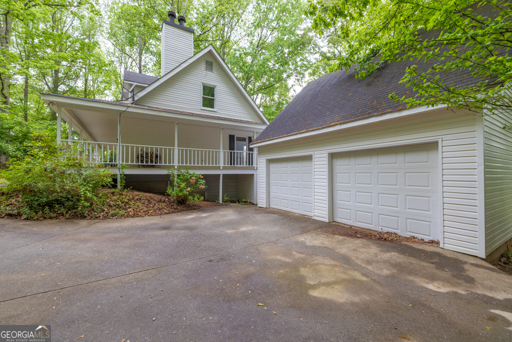 1190 Foster RD