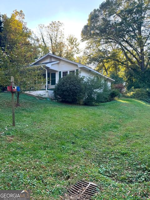 A home in Toccoa