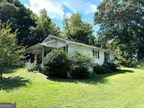 A home in Toccoa