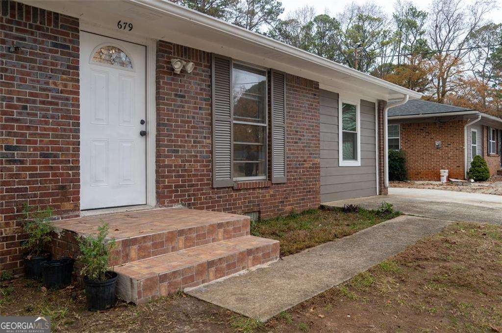679 Winchester LN