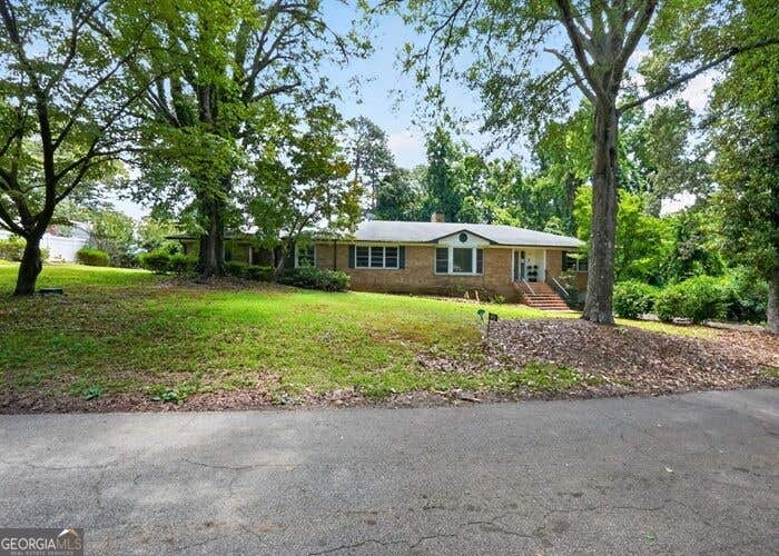 Photo of 43 Mountain View Drive, Toccoa, GA 30577 (MLS # 10825578)
