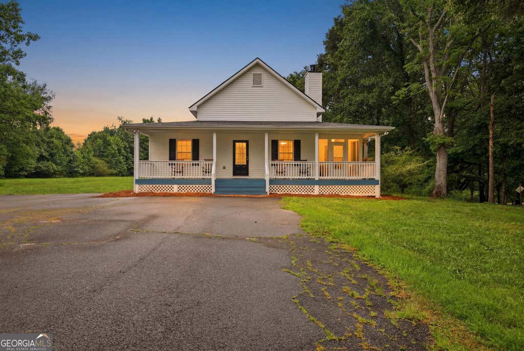 Photo of 9178 Skitts Mountain Drive, Clermont, GA 30554 (MLS # 10784256)
