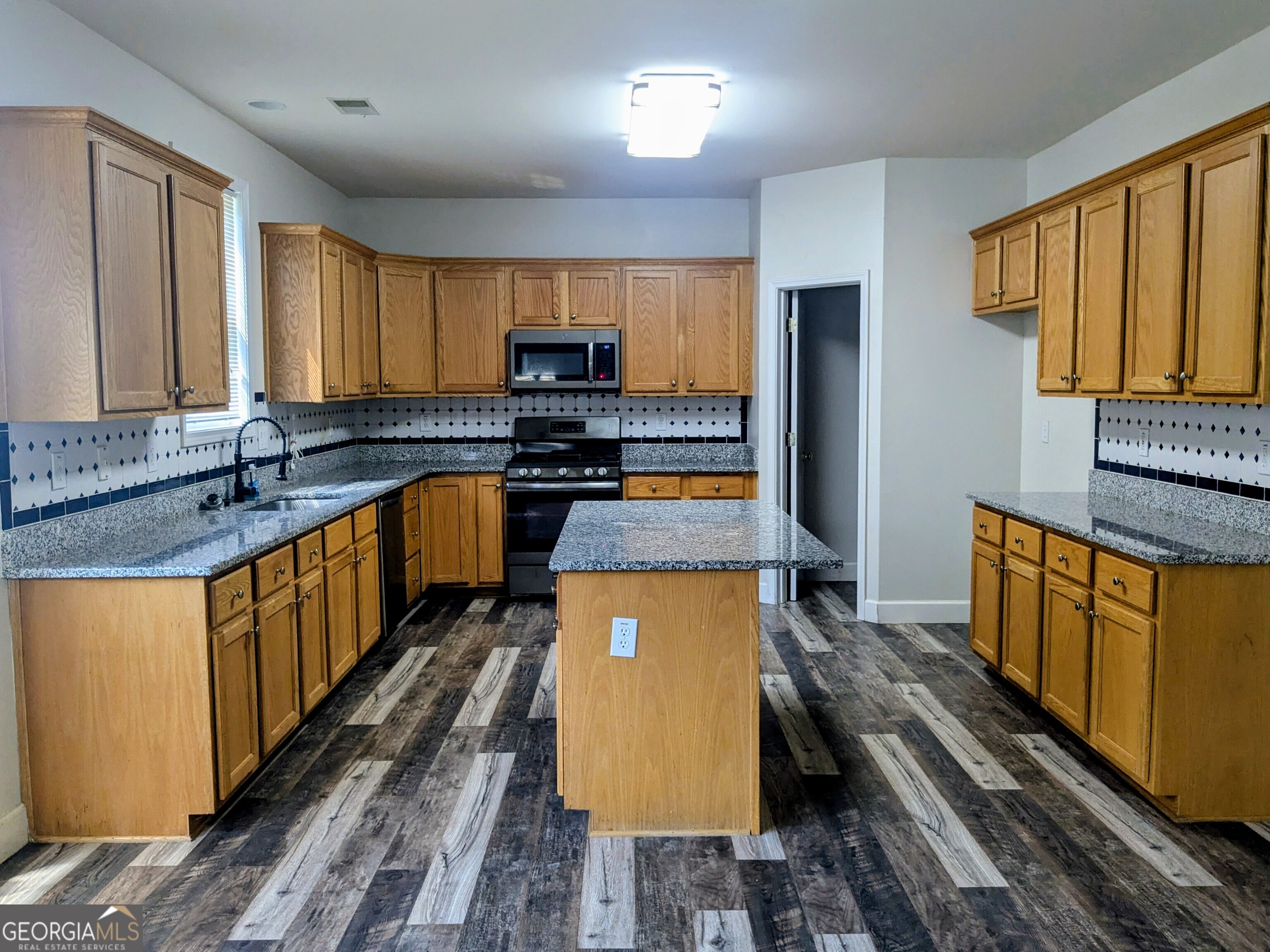 137 Village Green CIR