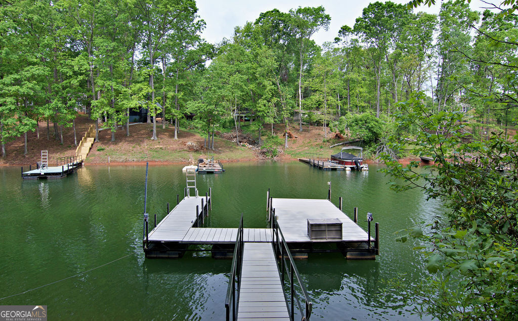1101 Cherokee DR