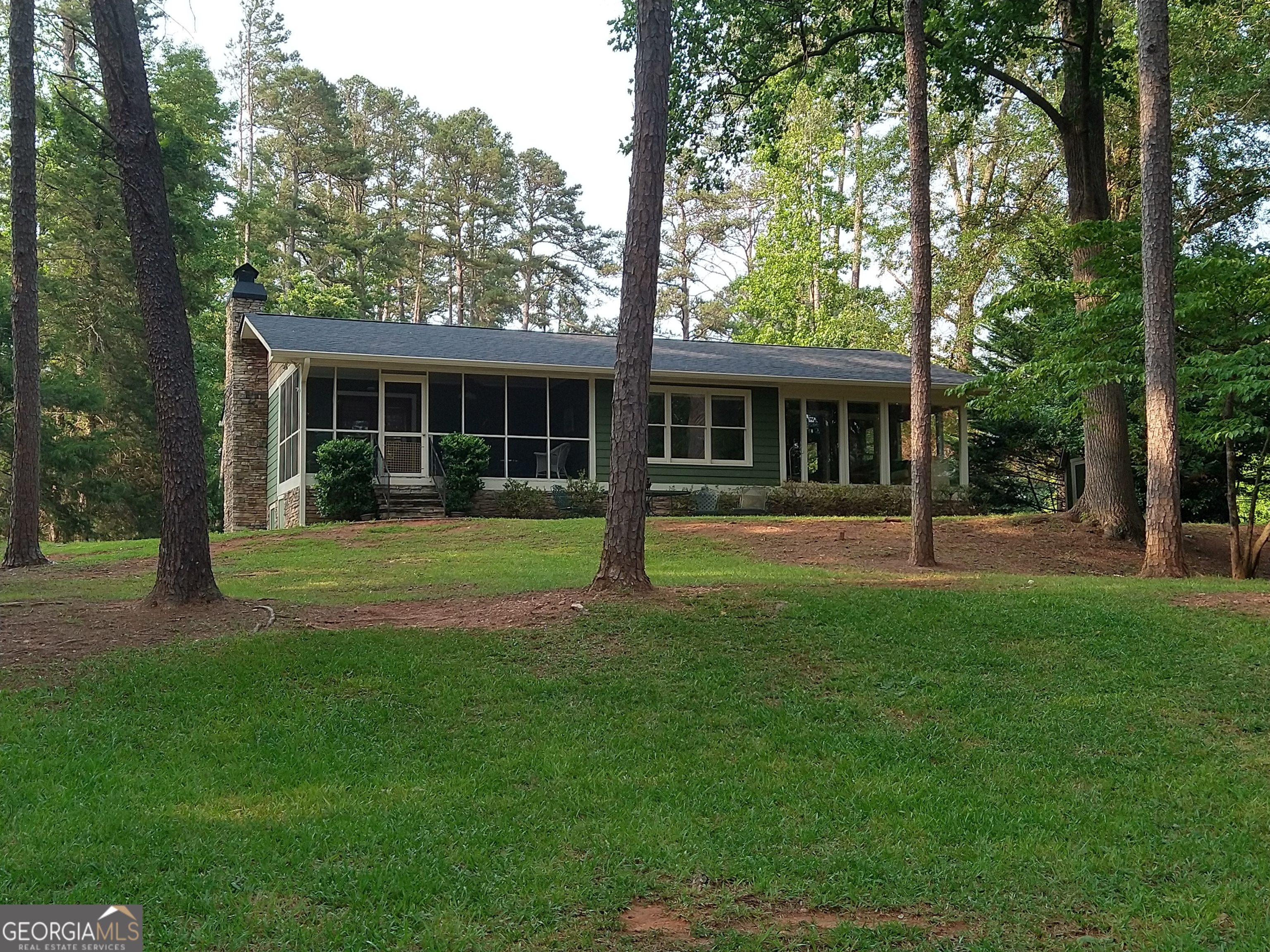 526 Riverbend RD