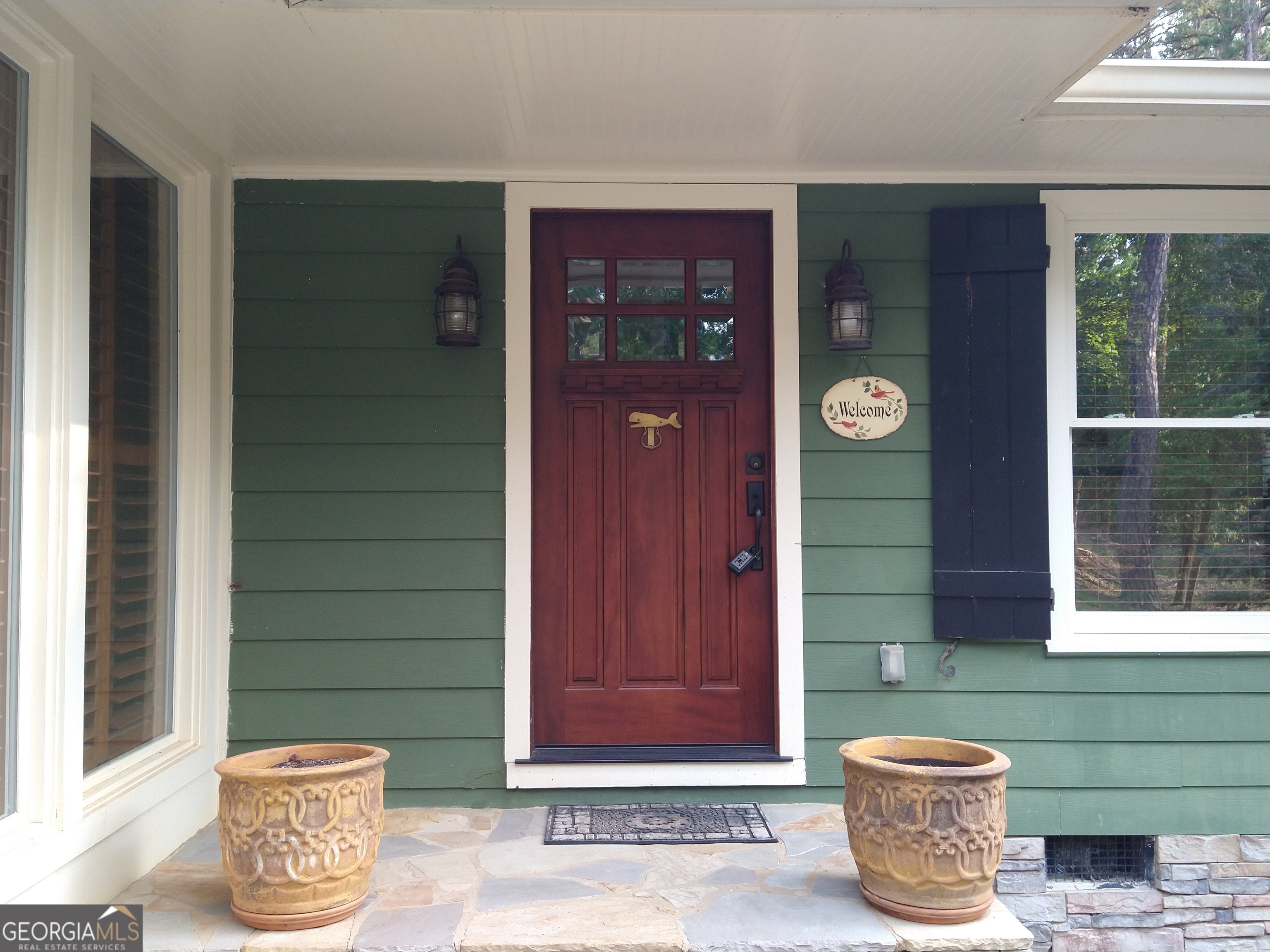 526 Riverbend RD