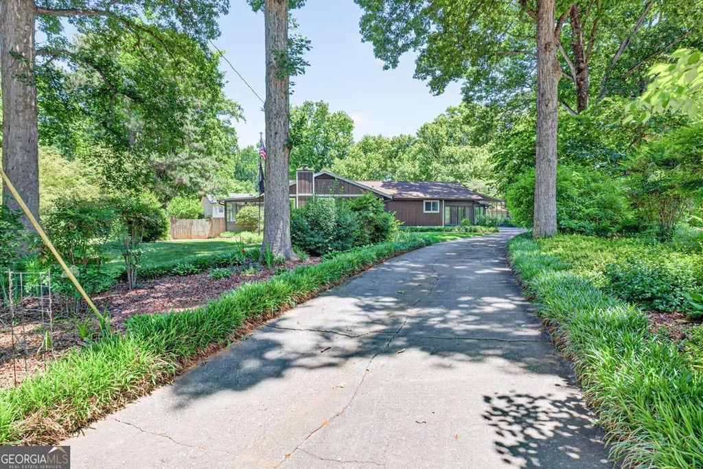 Photo of 3947 Bryn Mawr Court, Duluth, GA 30096 (MLS # 10765811)