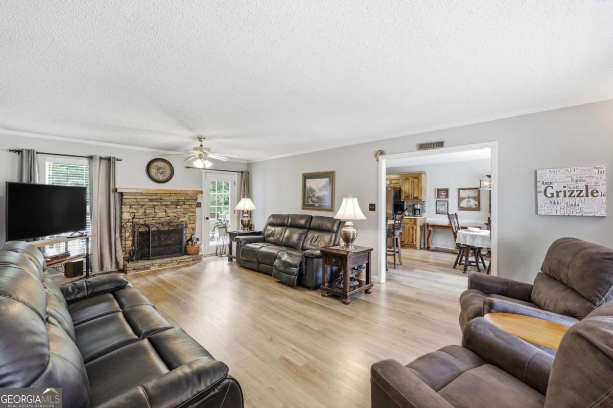 3958 Pointe North
