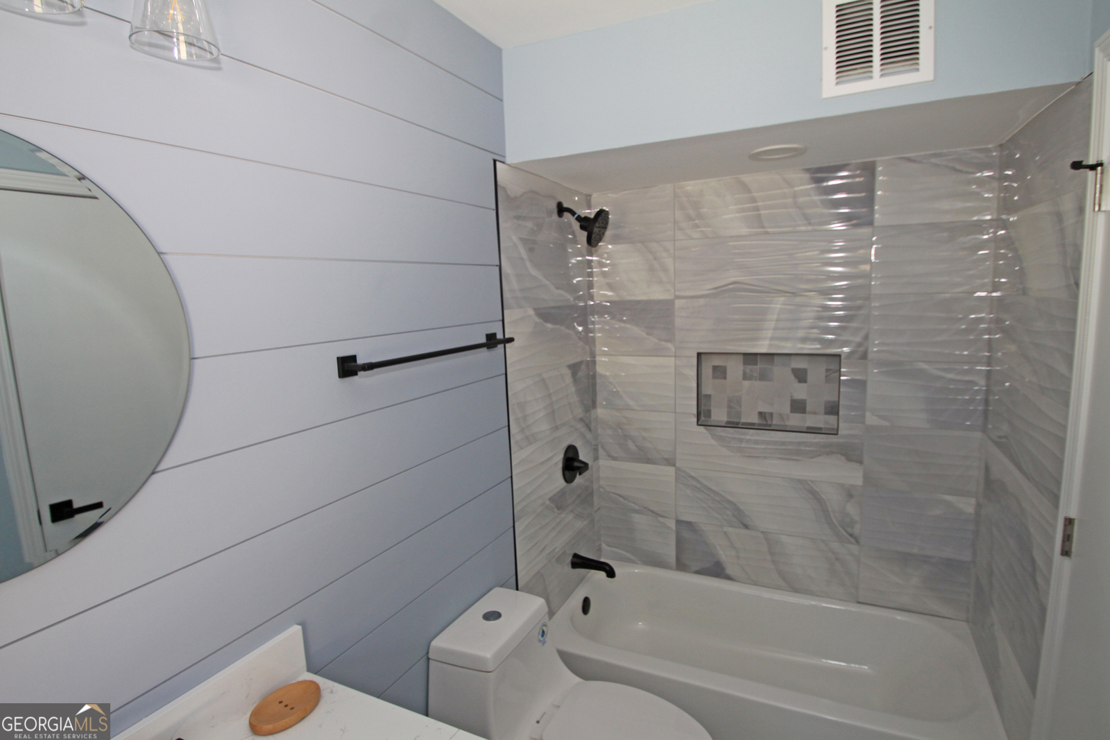 LAUREL GROVE - Residential
