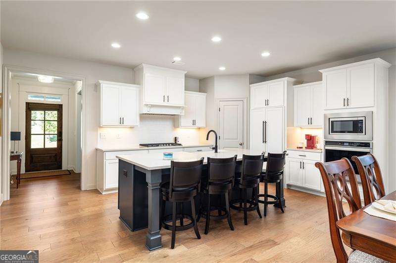 275 Avon DR