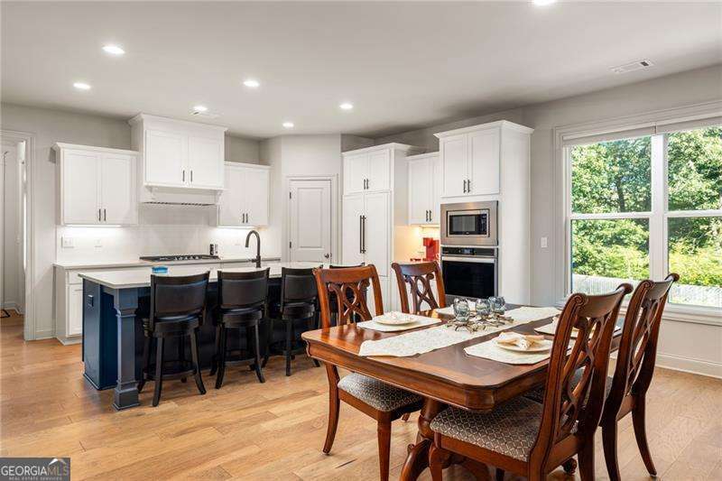 275 Avon DR