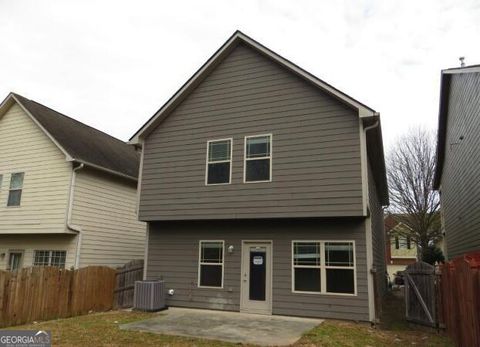 A home in Fairburn