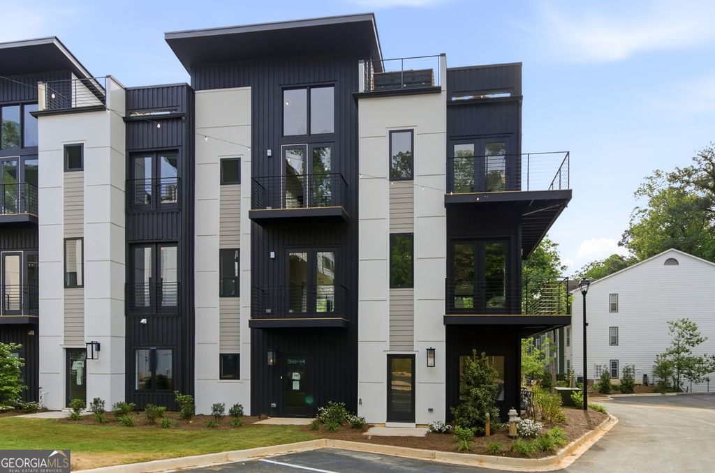 Photo of 1194 Penny Lane, Atlanta, GA 30329 (MLS # 10740789)