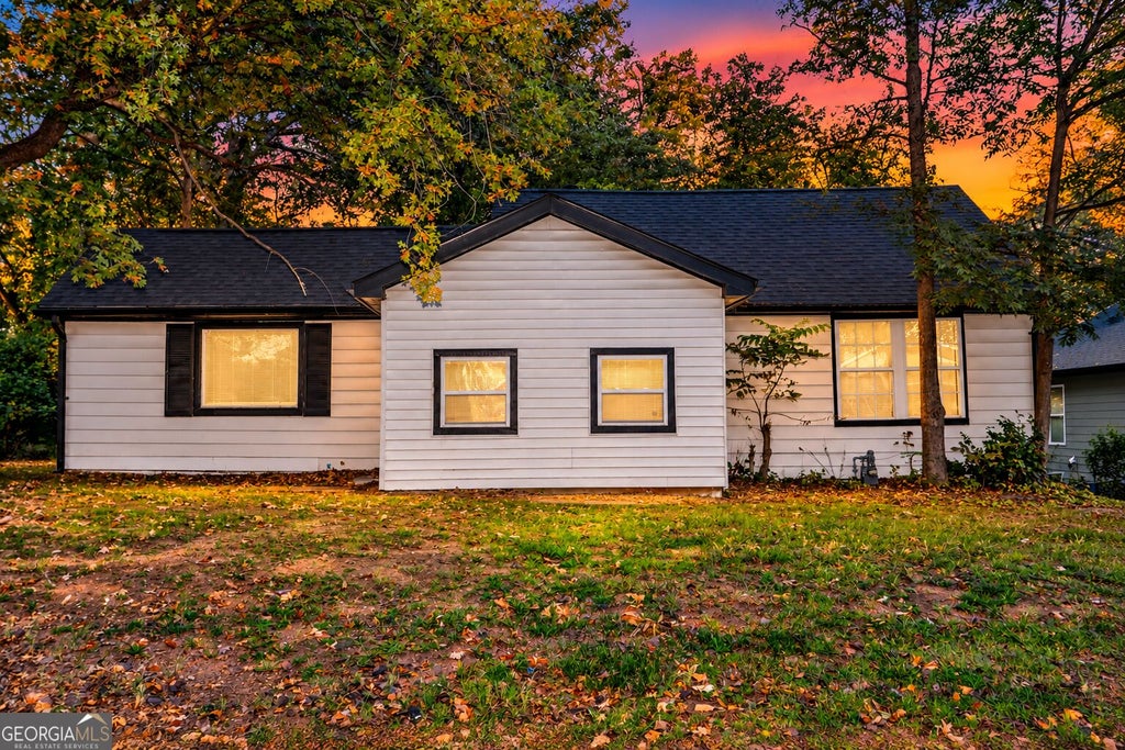 Photo of 1339 Lyle Avenue, Atlanta, GA 30344 (MLS # 10878538)