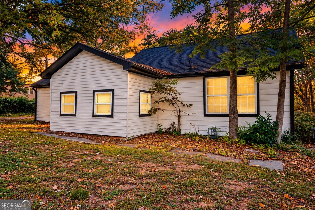 Photo of 1339 Lyle Avenue, Atlanta, GA 30344 (MLS # 10878538)