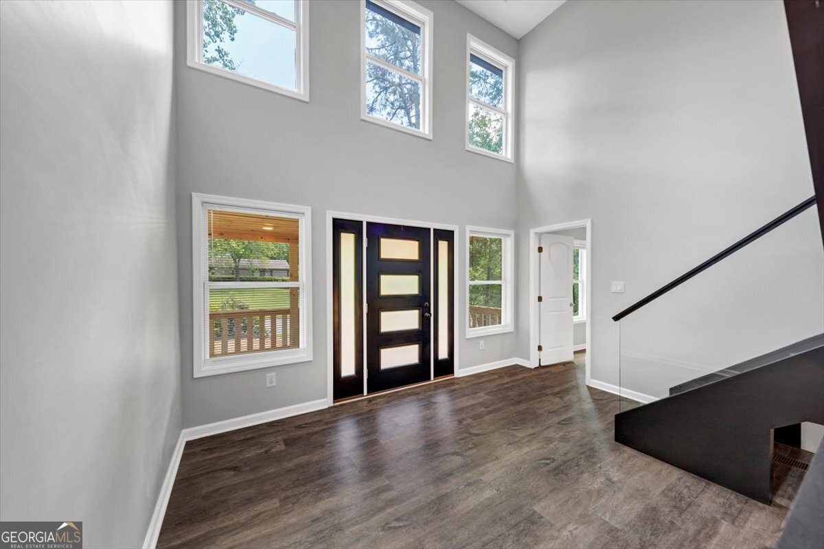 212 LAKE FOREST