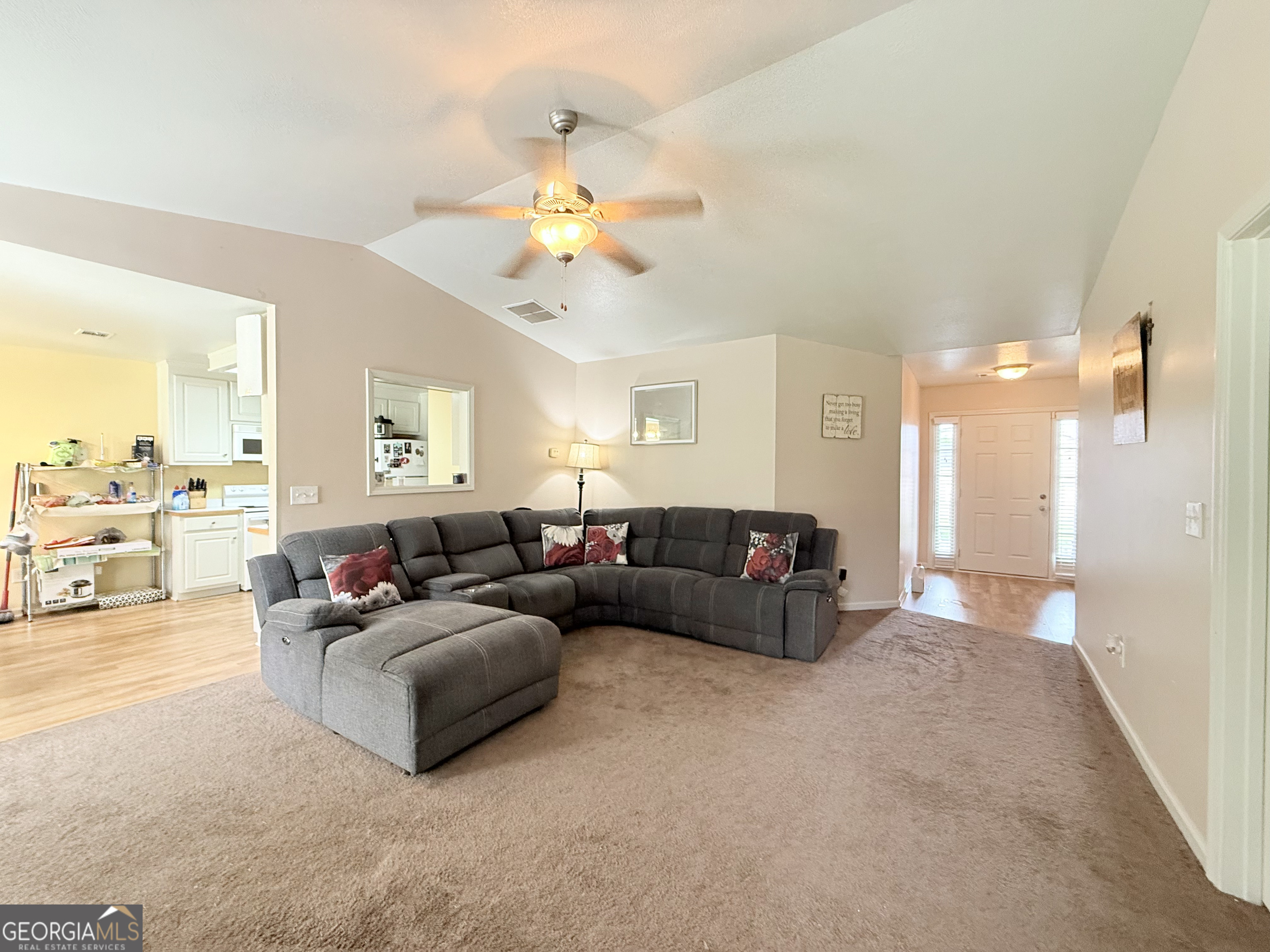 1040 Tia DR