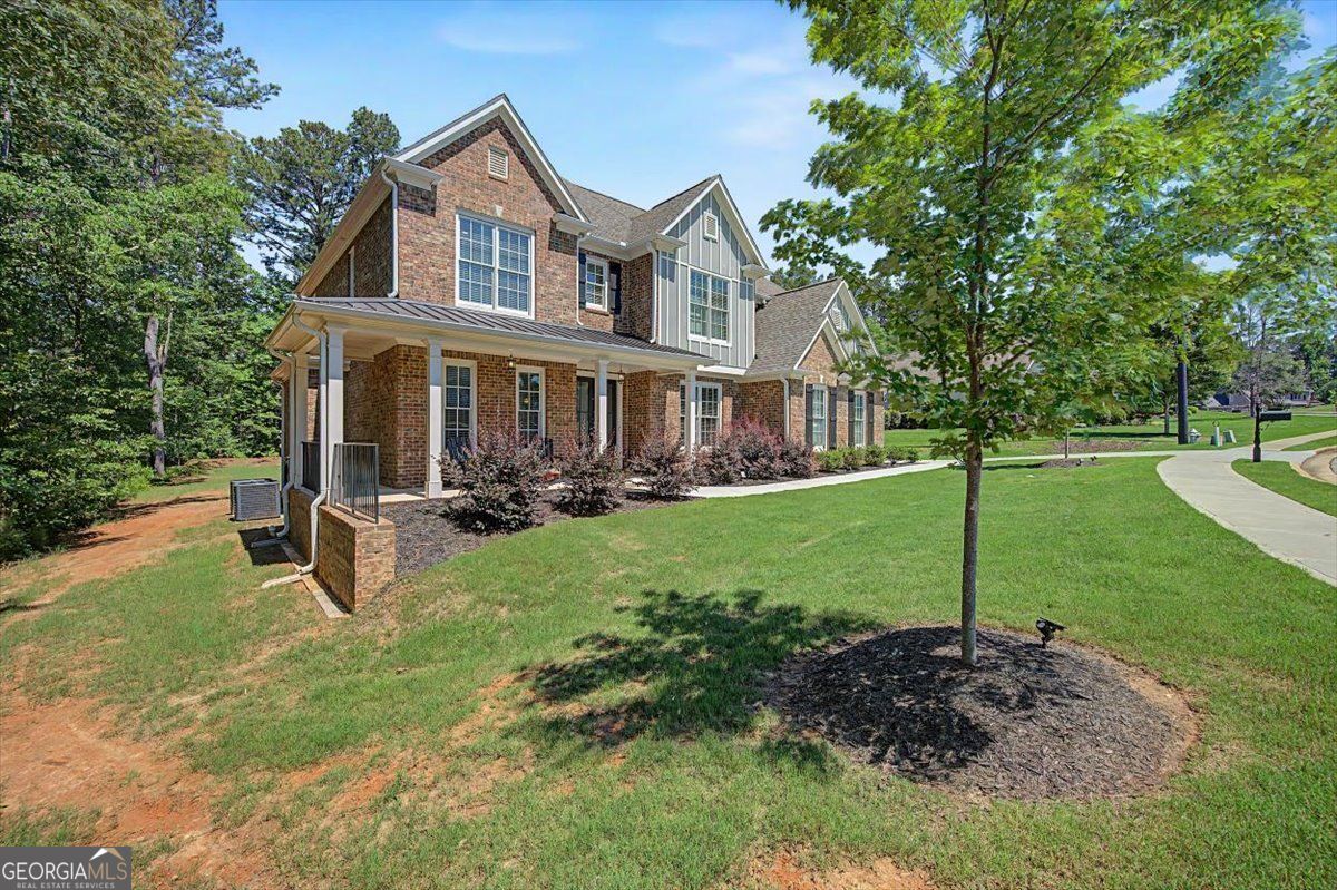 210 Manchester LN