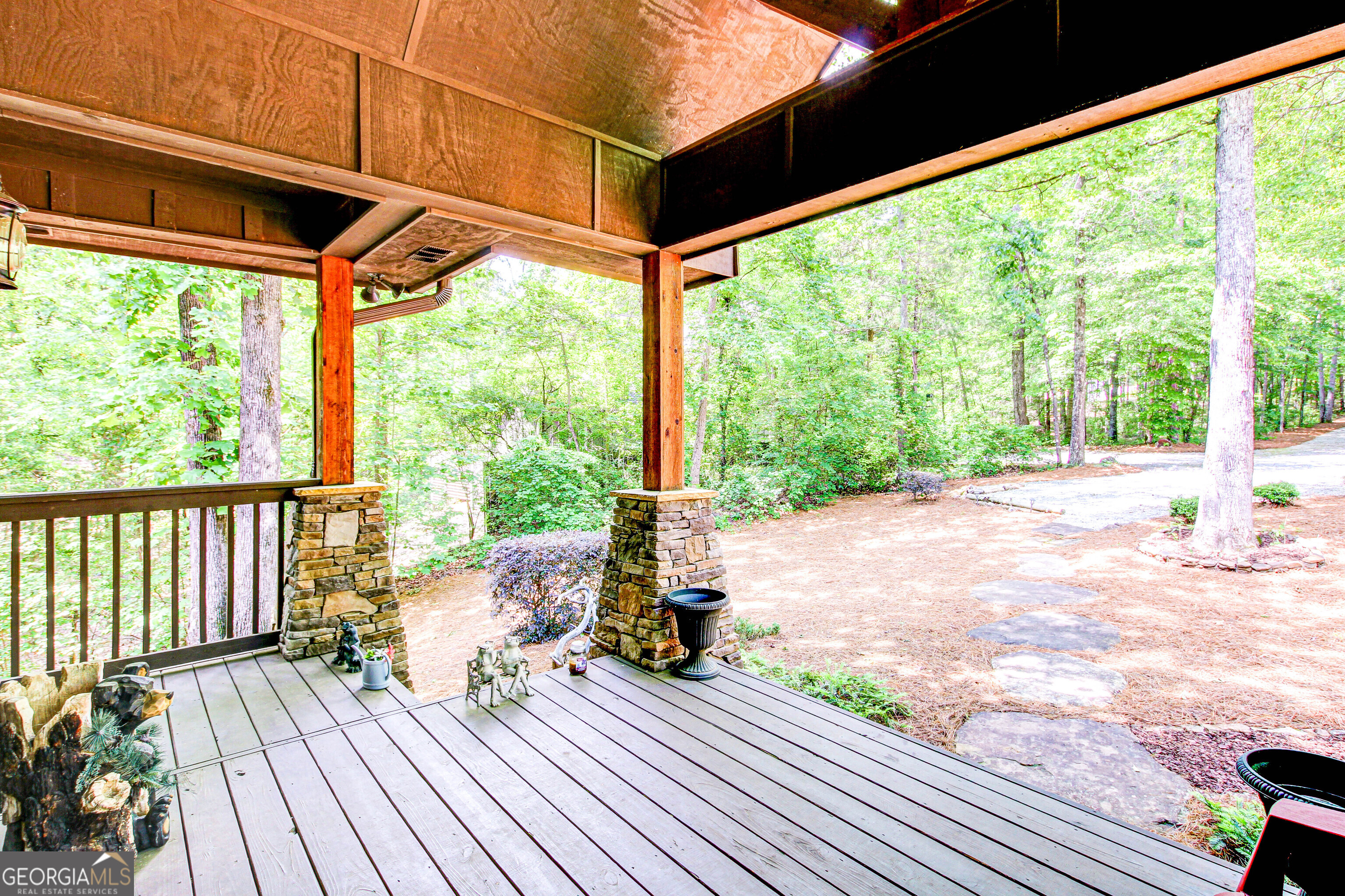 496 Cedar Valley DR