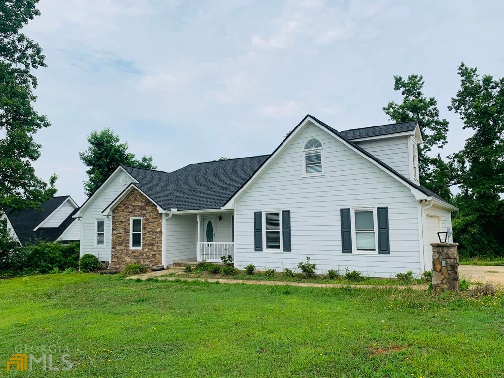 Photo of 61 Garden Hills Drive, Newnan, GA 30263 (MLS # 10852984)