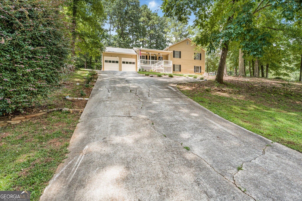 Photo of 1601 River Glen Road, Auburn, GA 30011 (MLS # 10843807)