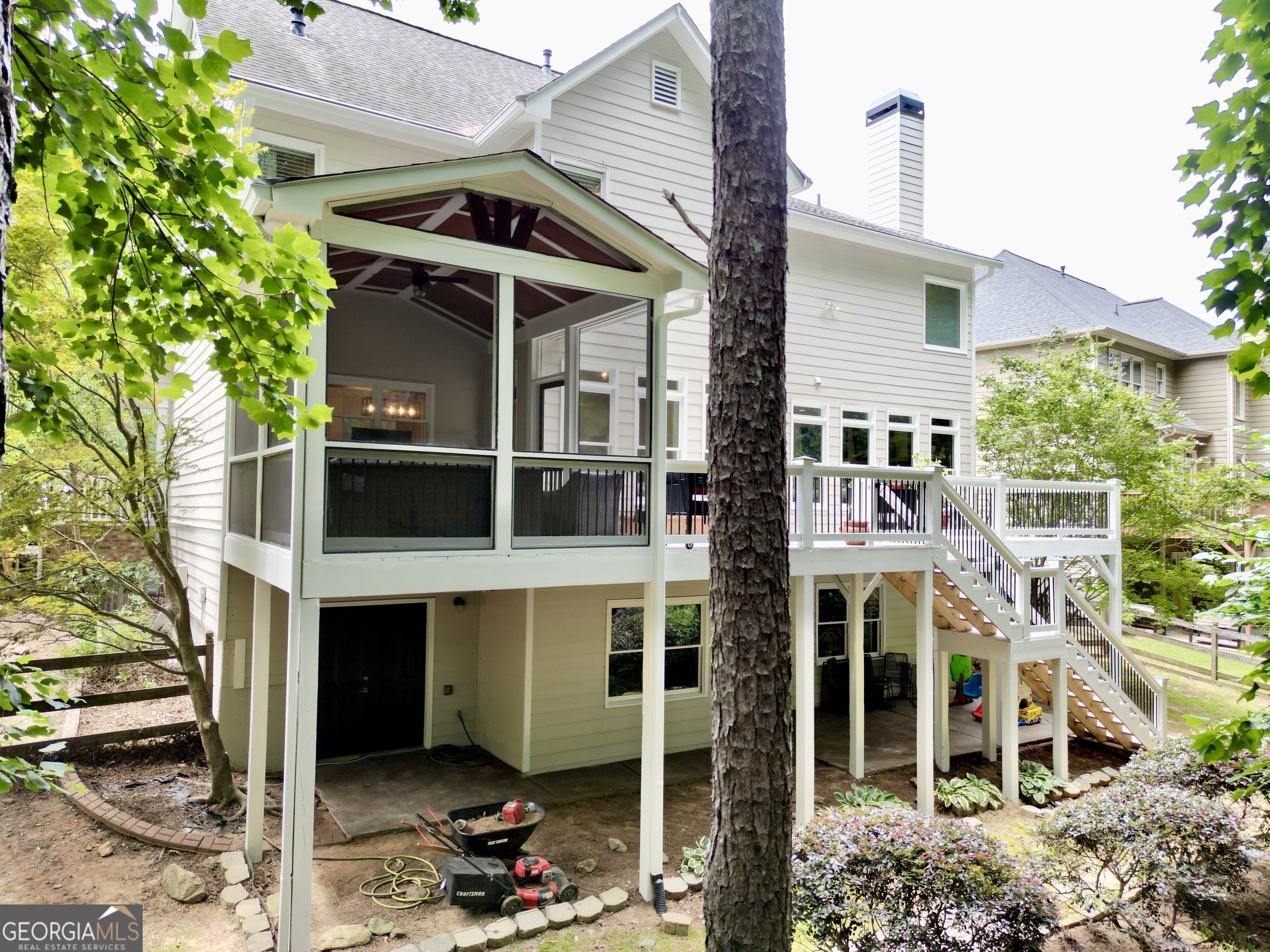 48 Red Bud LN