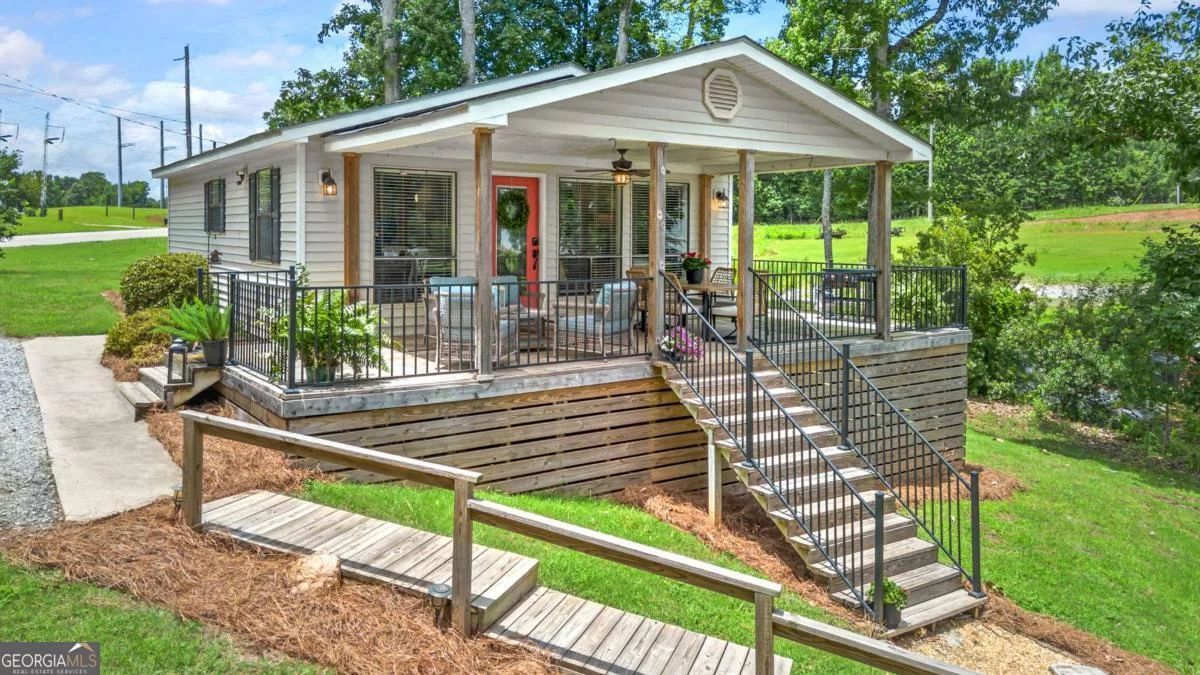 163 Spurgeon Drive SE