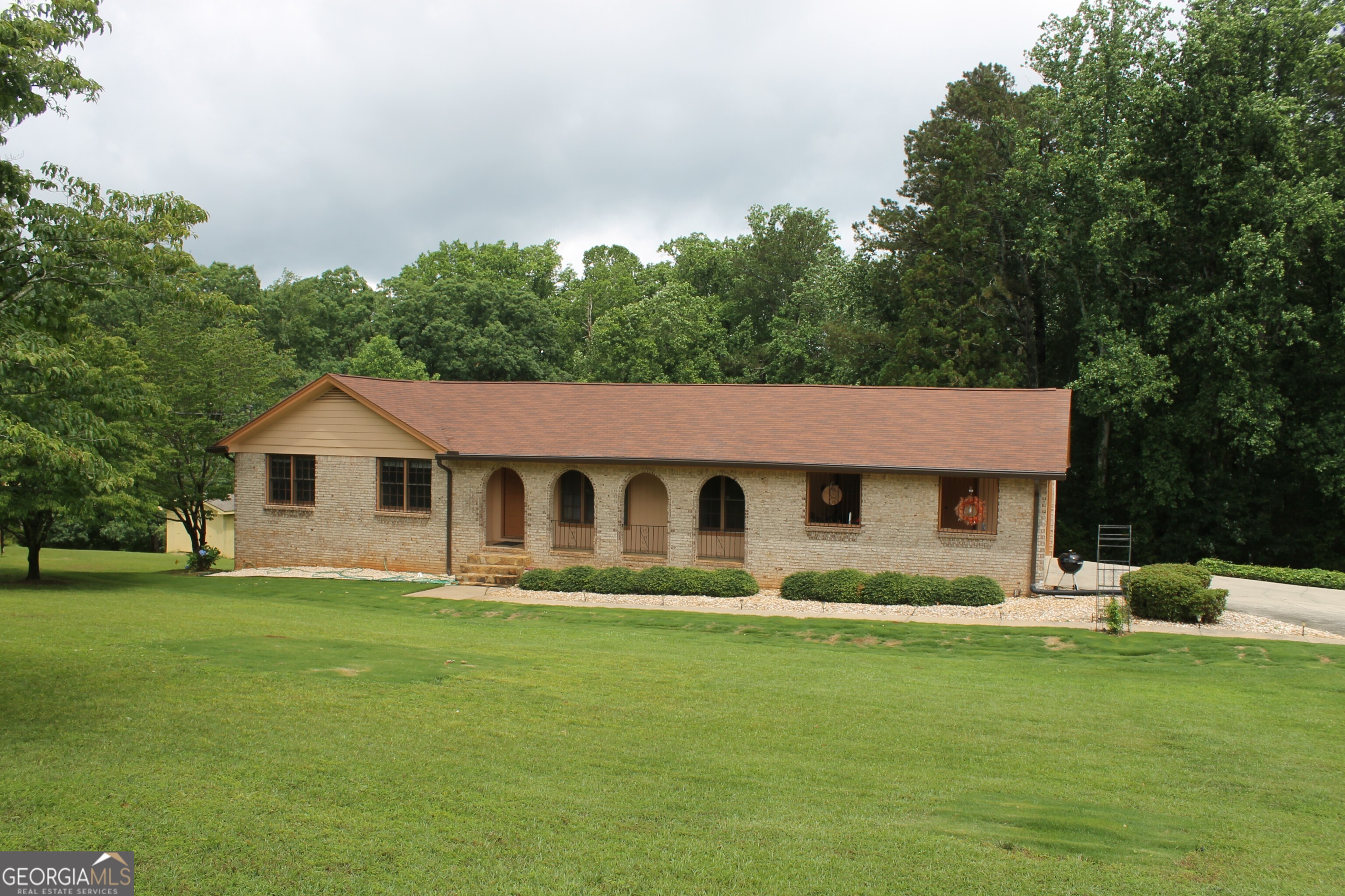 5513 N Richland Creek RD