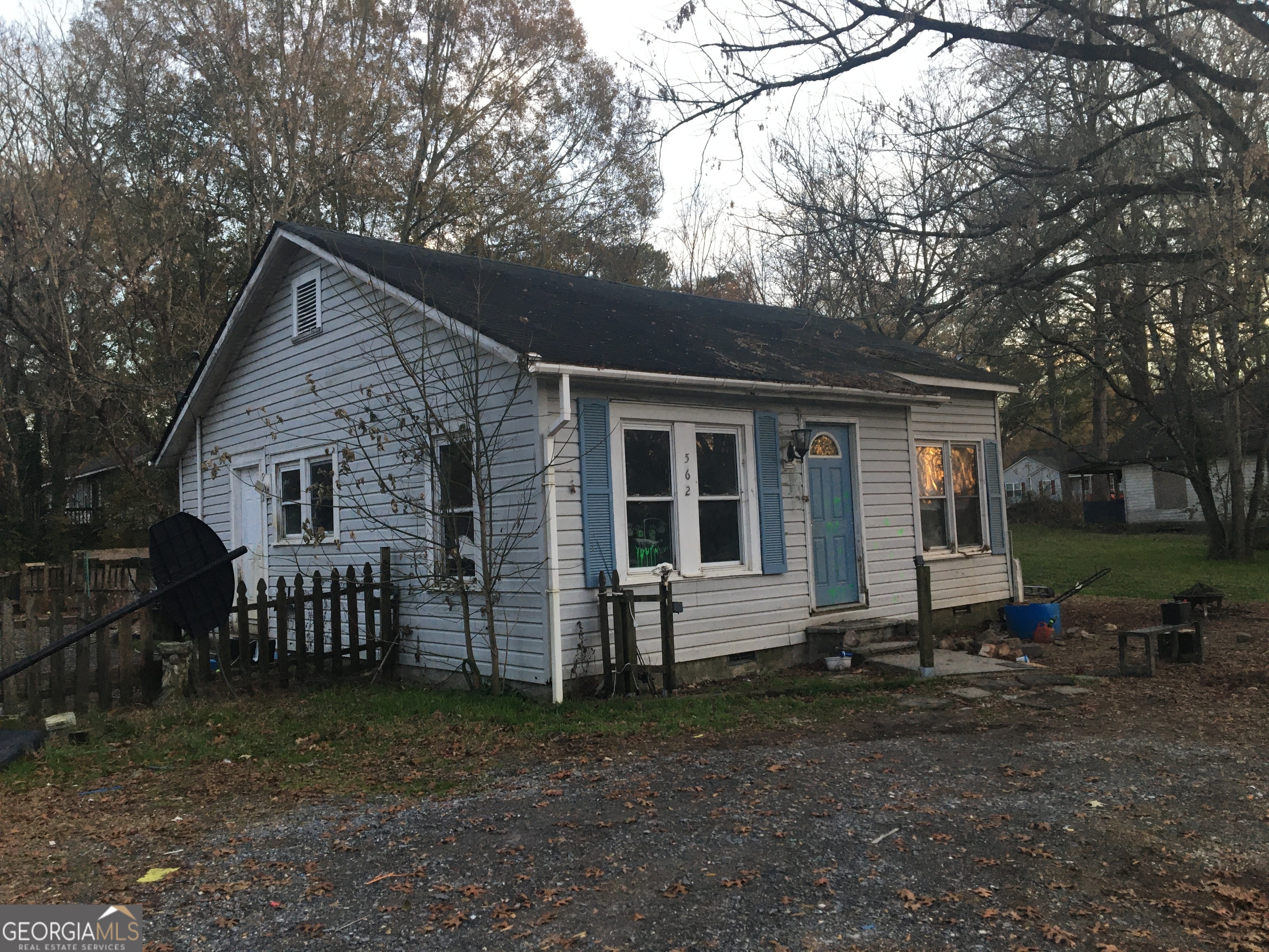562 Highland AVE