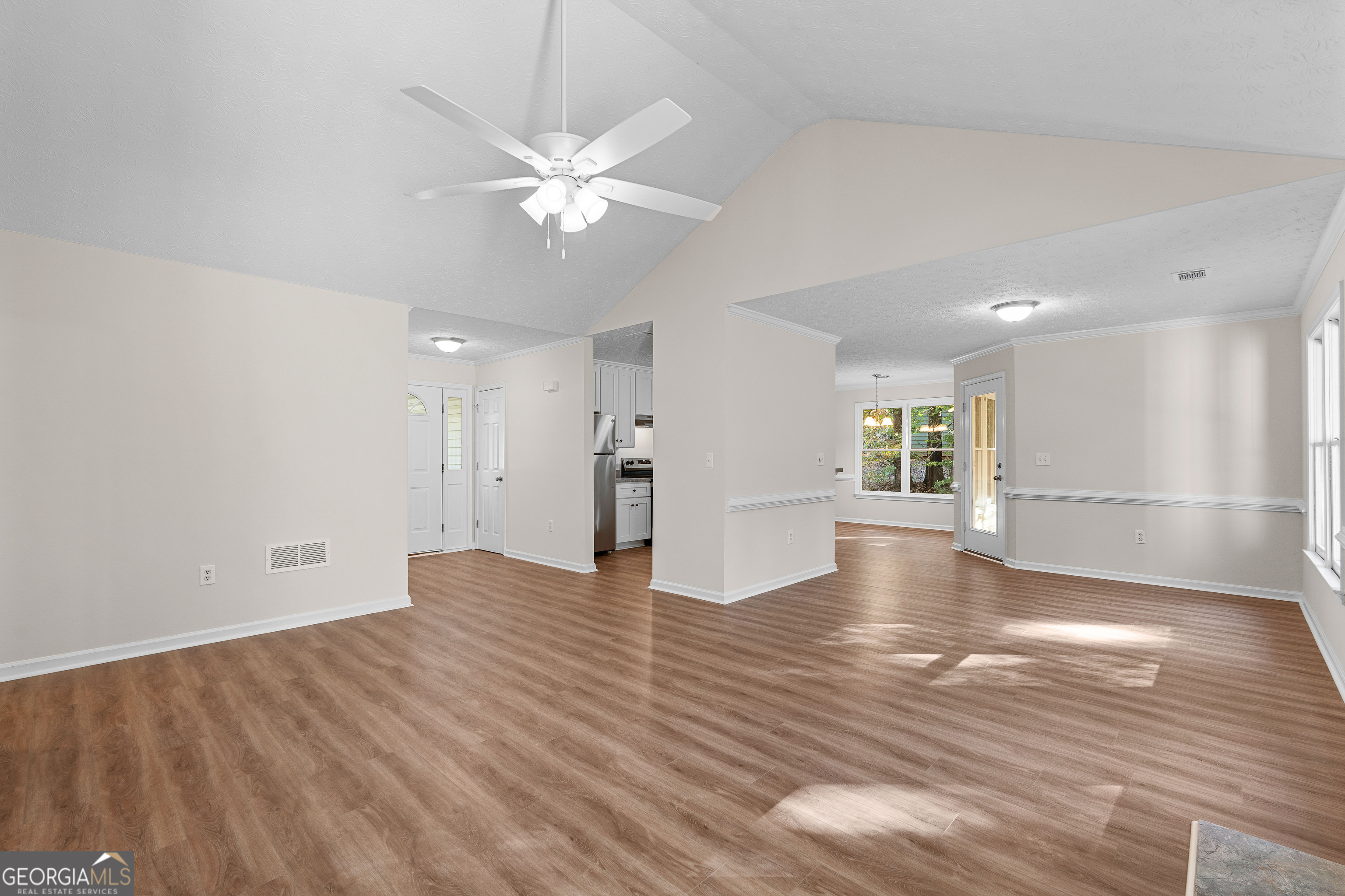 Covington, Georgia 30016, United States, 3 Bedrooms Bedrooms, ,2 BathroomsBathrooms,Residential,Pending,230382